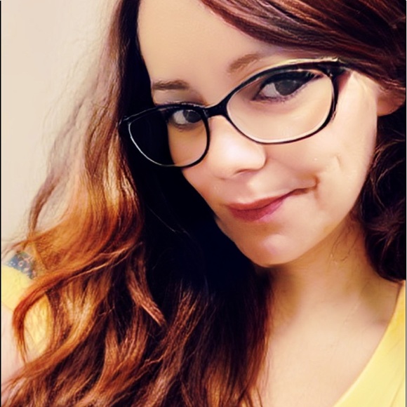 Meet your Posher, Gina - Picture 2 of 2